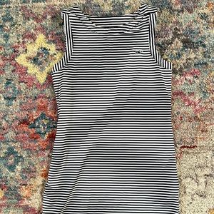 Vineyard Vines top in small (7/8)